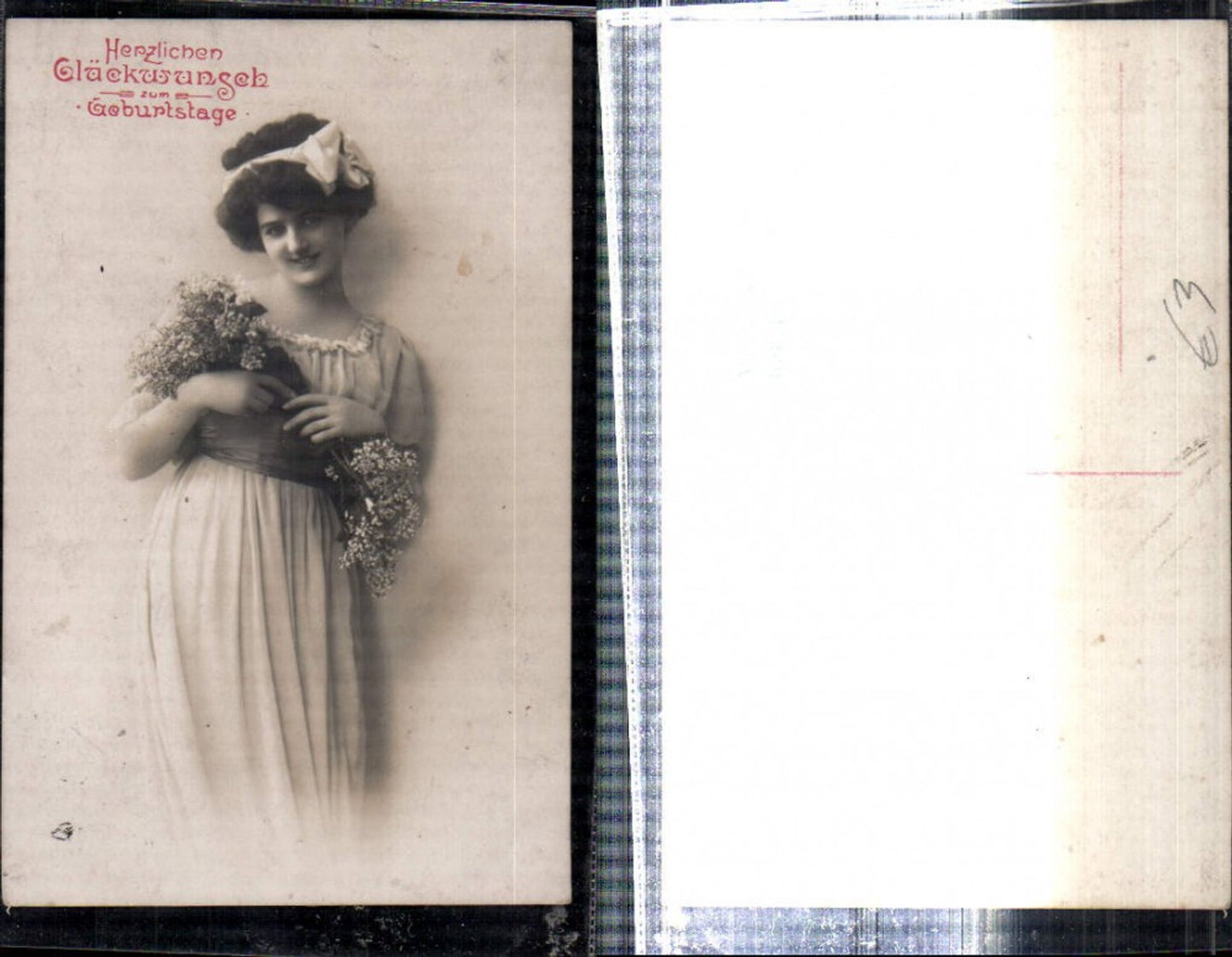 309245,Geburtstag Frau m. Haarschleife Kleid Blumen Portrait