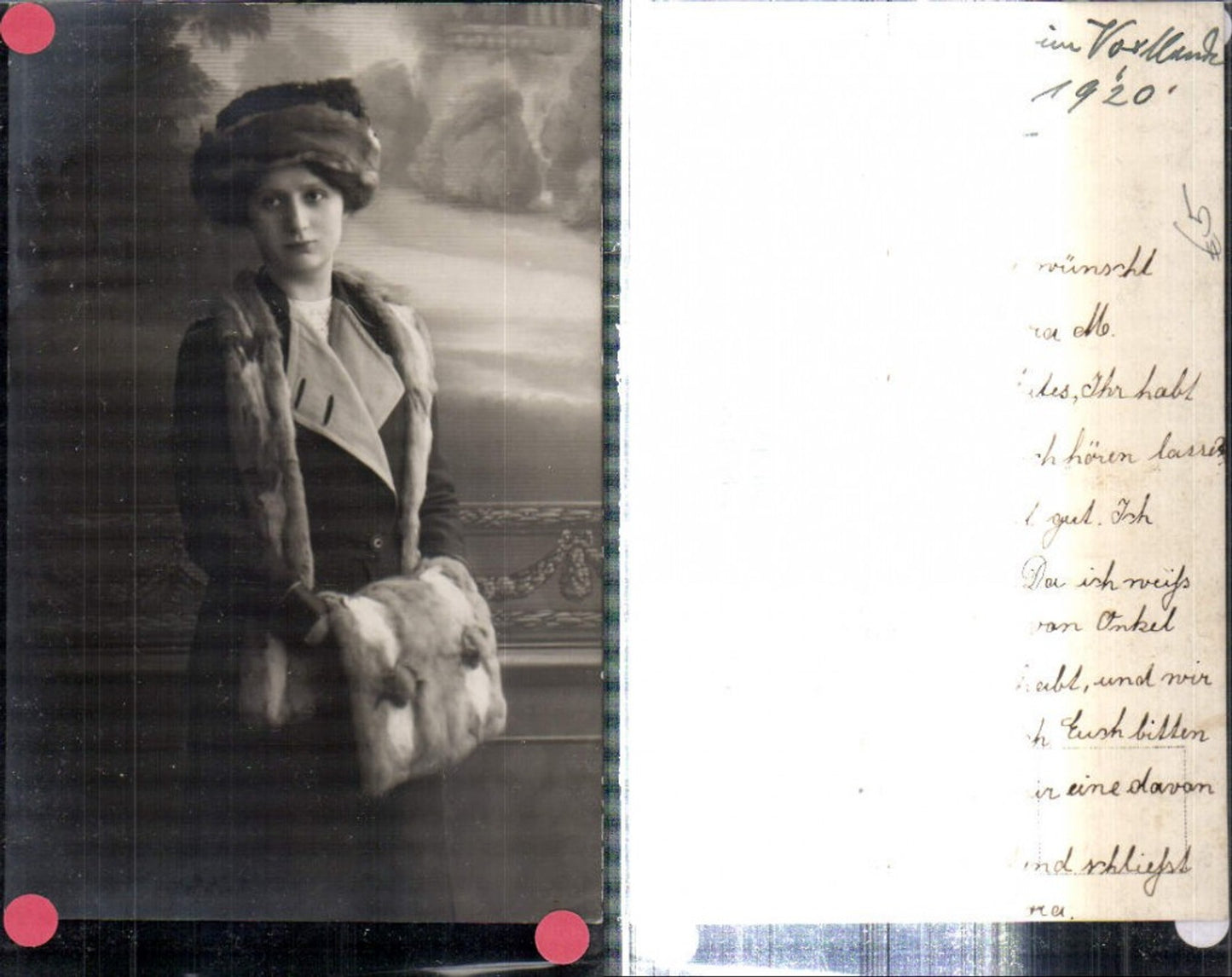 309248,Foto AK Frau m. Pelzhut Hut Hutmode Pelzstola Muff Mode
