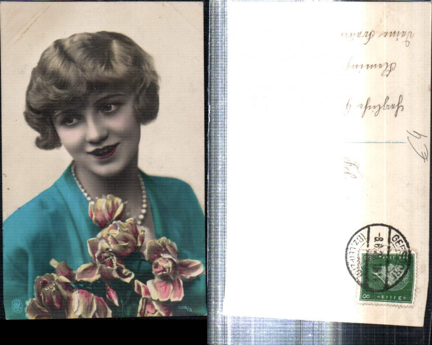 309310,Frau m. Roten Lippen Perlenkette Portrait Blumen pub NPG 558//3
