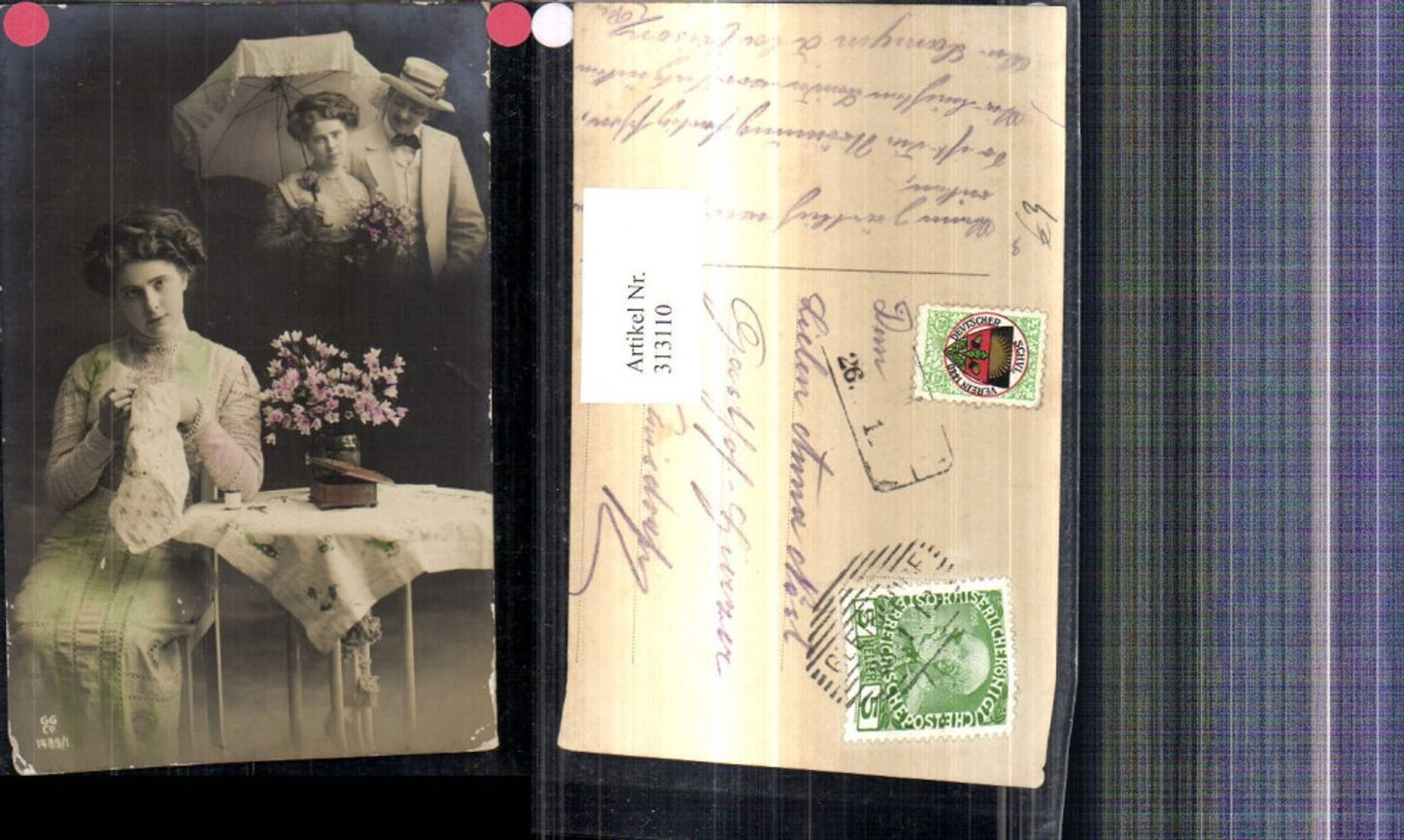 313110,Fotomontage Liebe Paar Frau b. Sticken Handarbeit Umarmung unter Schirm