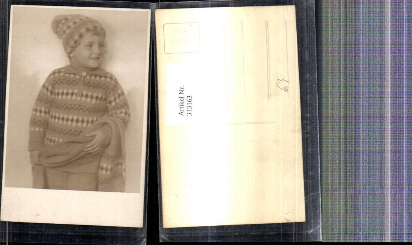 313163,Foto Ak Kind  i. Strickpulli Haube Mütze Schal i. Hand
