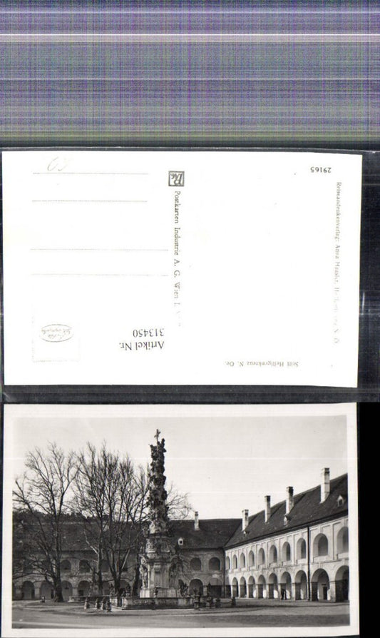 313450,Foto Ak Stift Heiligenkreuz Stiftshof Dreifaltigkeitssäule