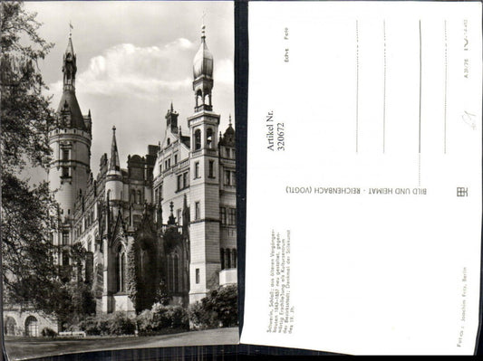 320672,Foto Ak Schwerin Schloß