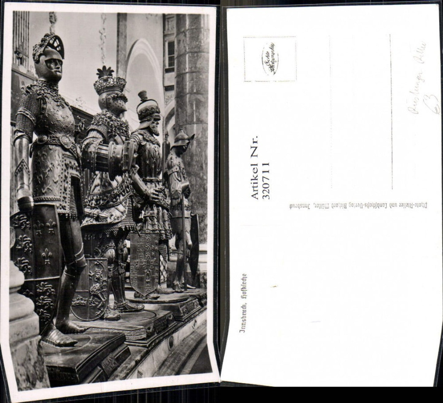 320711,Foto Ak Innsbruck Hofkirche Kirche Innenansicht Statue Ritter Rüstung