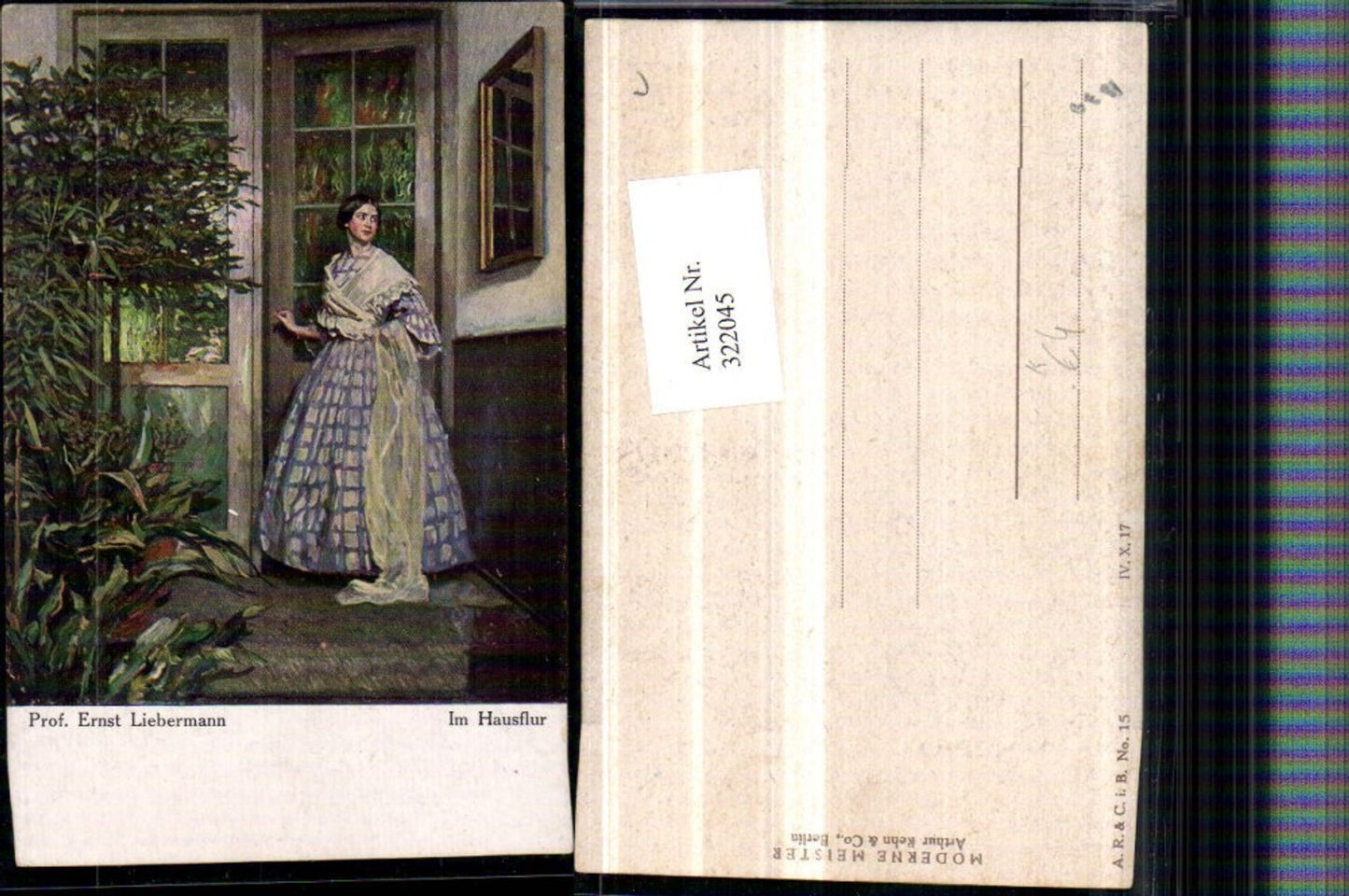 322045,Künstler AK Ernst Liebermann Im Hausflur Frau m. Kleid Tür