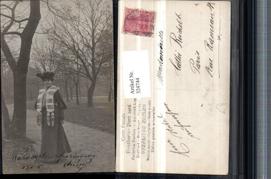 324744,Foto AK Berlin Park Frau m. Hut Stola Mode 1905