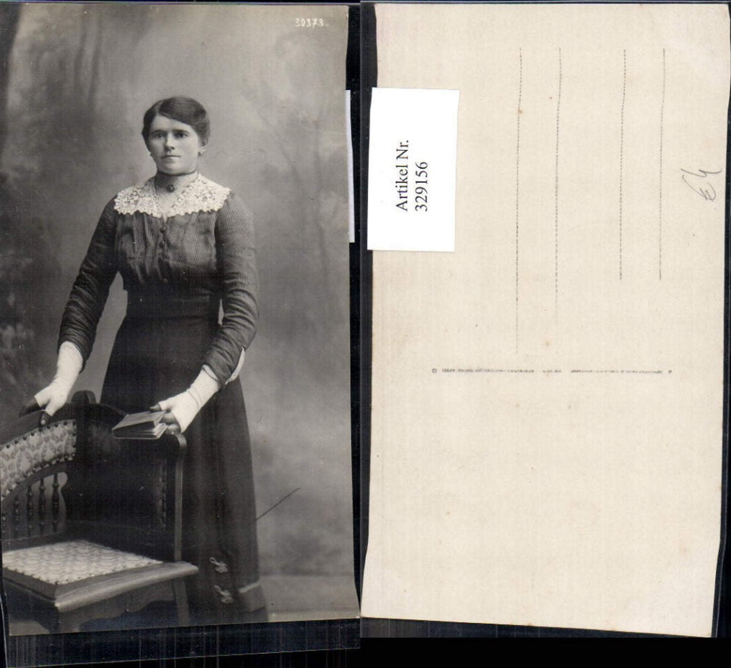 329156,Foto Ak Frau Buch Lesen