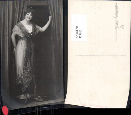 329665,Foto Ak Theater Schauspielerin Sängerin Frau Kostüm Kleid
