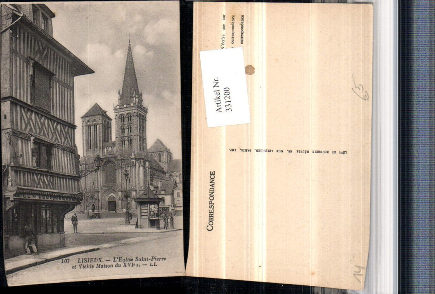 331200,Basse-Normandie Calvados Lisieux L'Eglise Saint-Pierre et Vieille Maison Kirche