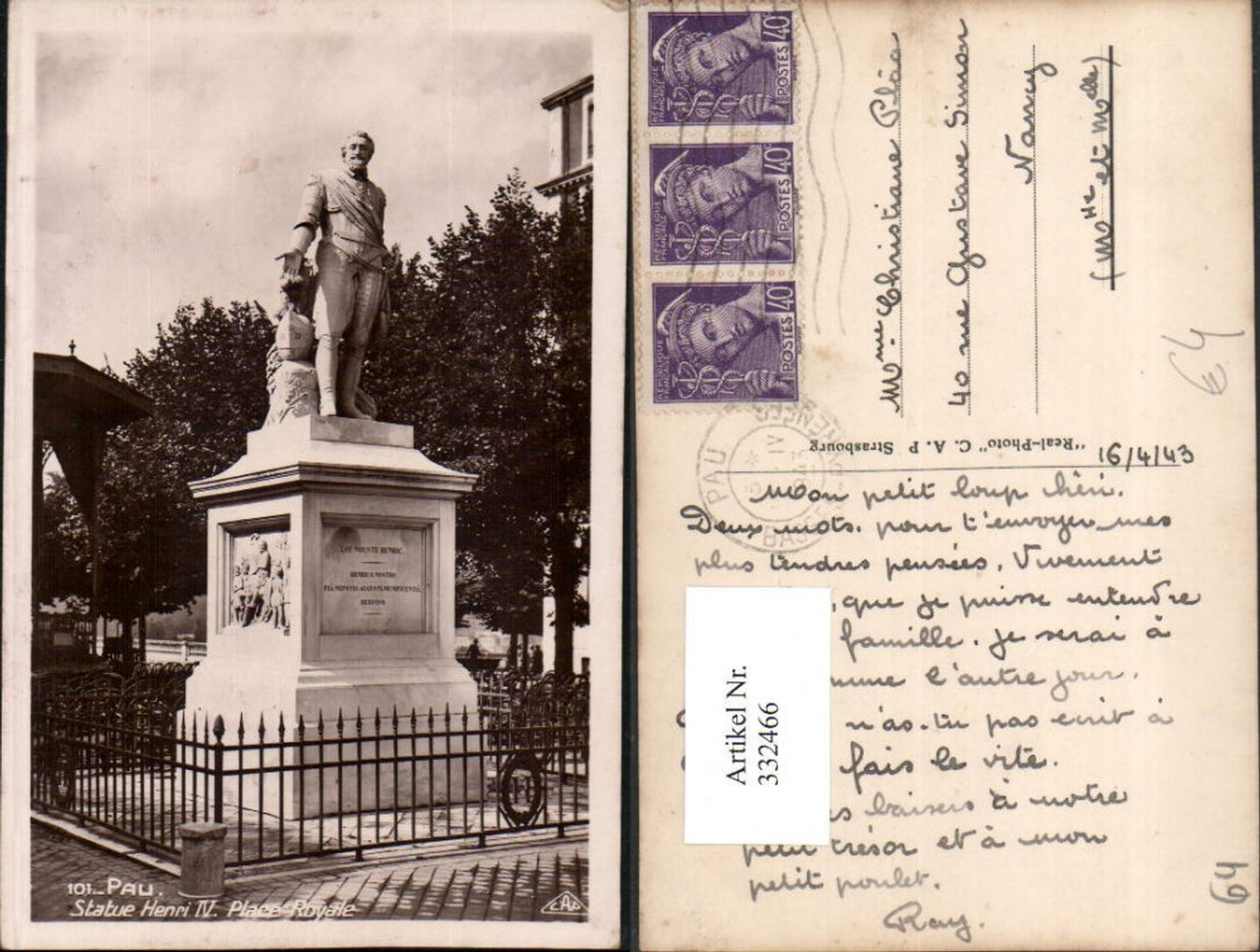 332466,Aquitanien Pyrenees-Atlantiques Pau Place Royale Statue Henri IV Denkmal