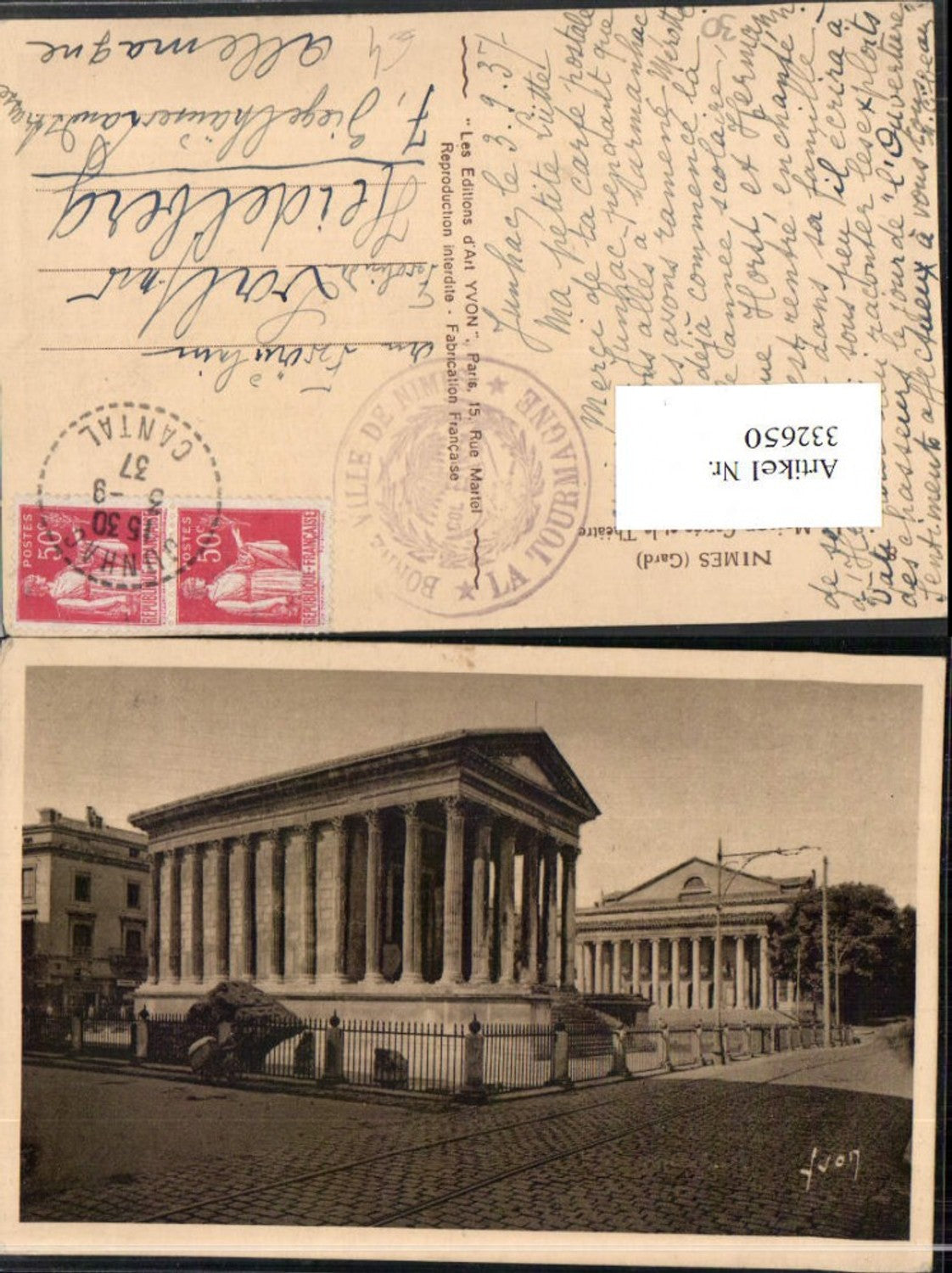 332650,Languedoc-Roussillon Gard La Maison Carree et le Theatre Theater