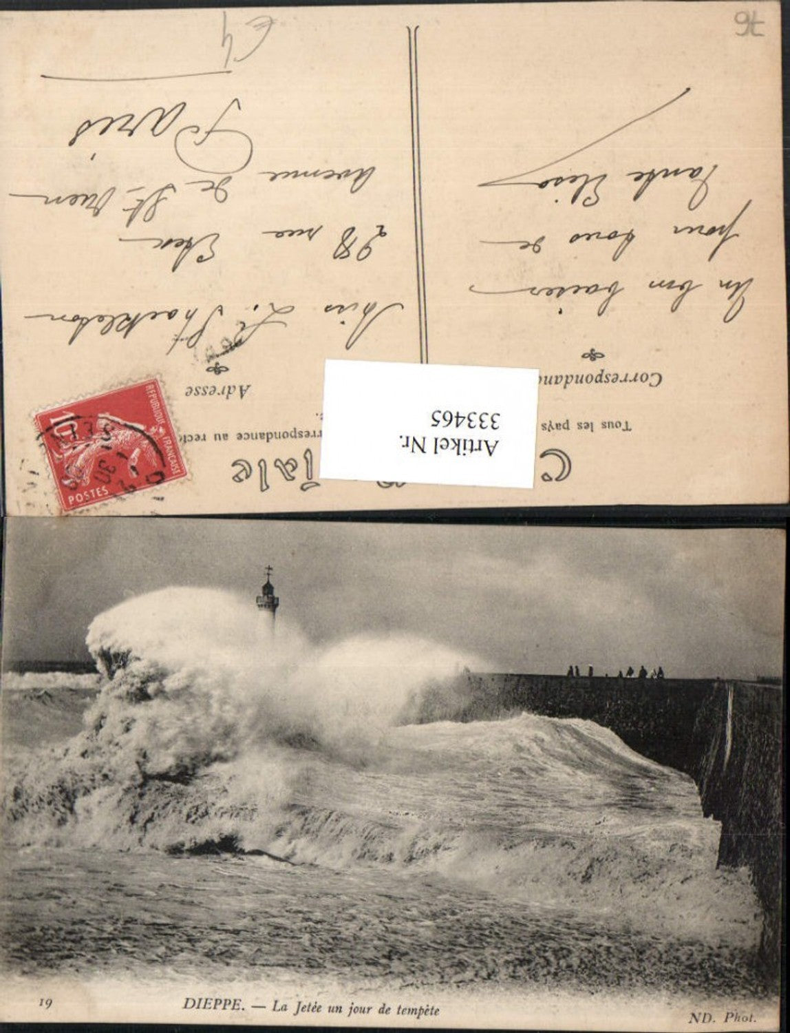 333465,Haute-Normandie Seine-Maritime Dieppe La Jetee un jour de tempete Brandung Leuchtturm
