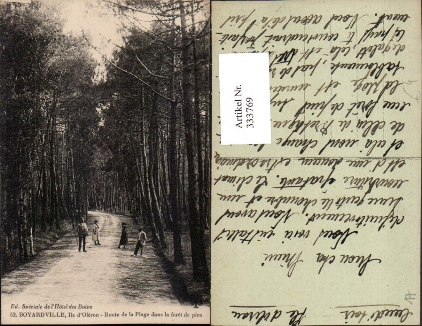 333769,Poitou-Charentes Charente-Maritime Boyardville Route de la Plage dans la foret de pins Wald
