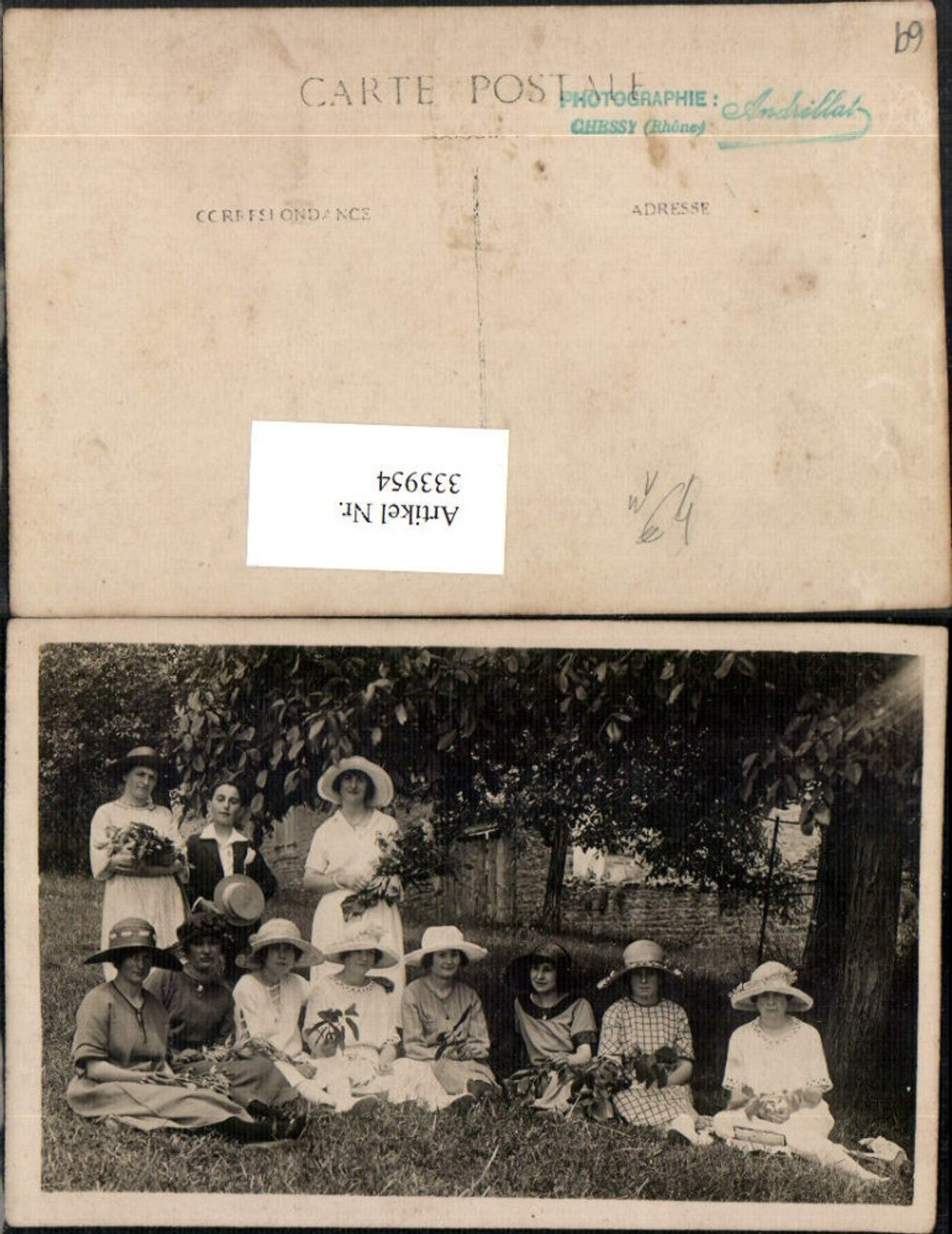 333954,Foto AK Rhone-Alpes Rhone Chessy Frauen m. Hüten Gruppenbild Blätter pub Foto Andrillat