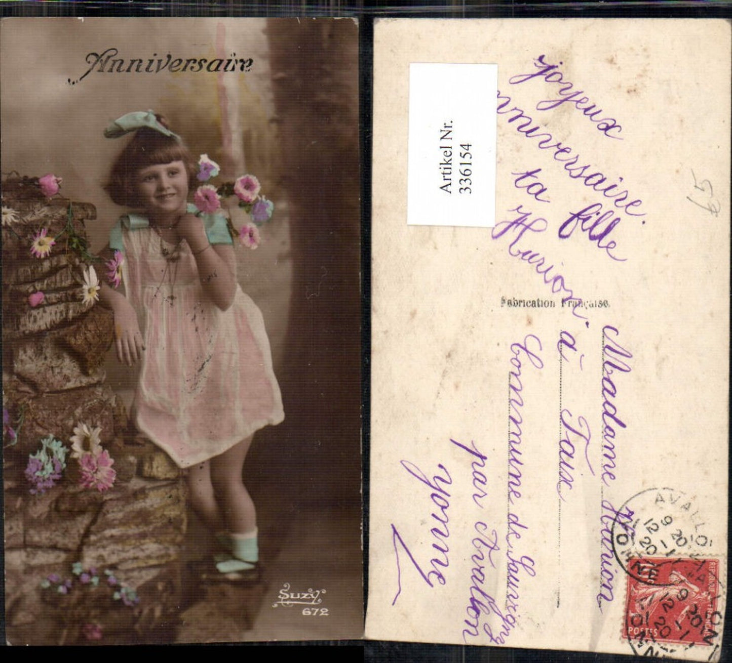 336154,Kind Kinder Mädchen Kleid Schleife i. Haar Blumen Blumenstrauß