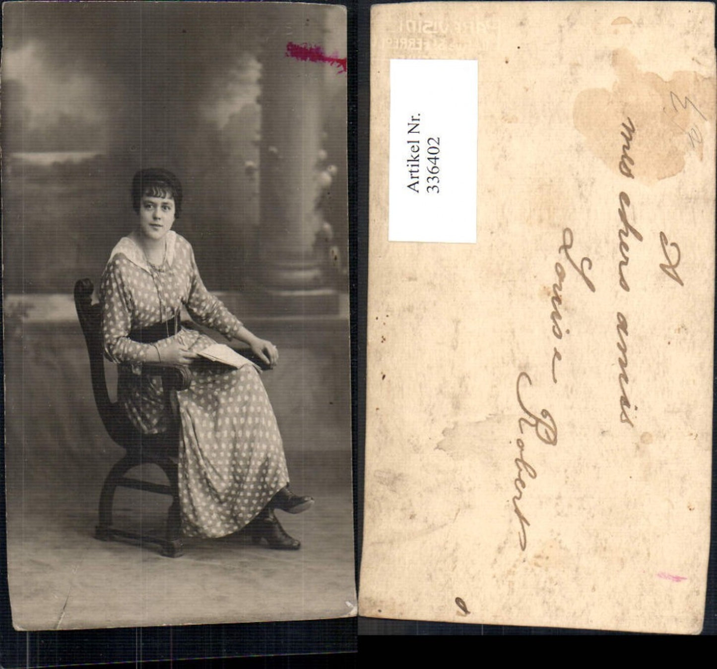 336402,Foto Frau sitzend Lesen Buch
