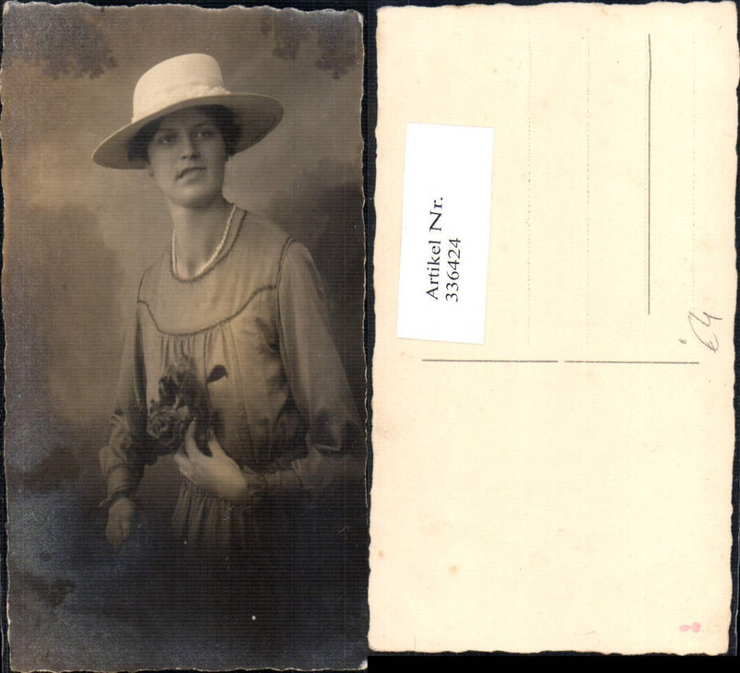 336424,Foto Ak Frau Hut Perlenkette Rose Blume