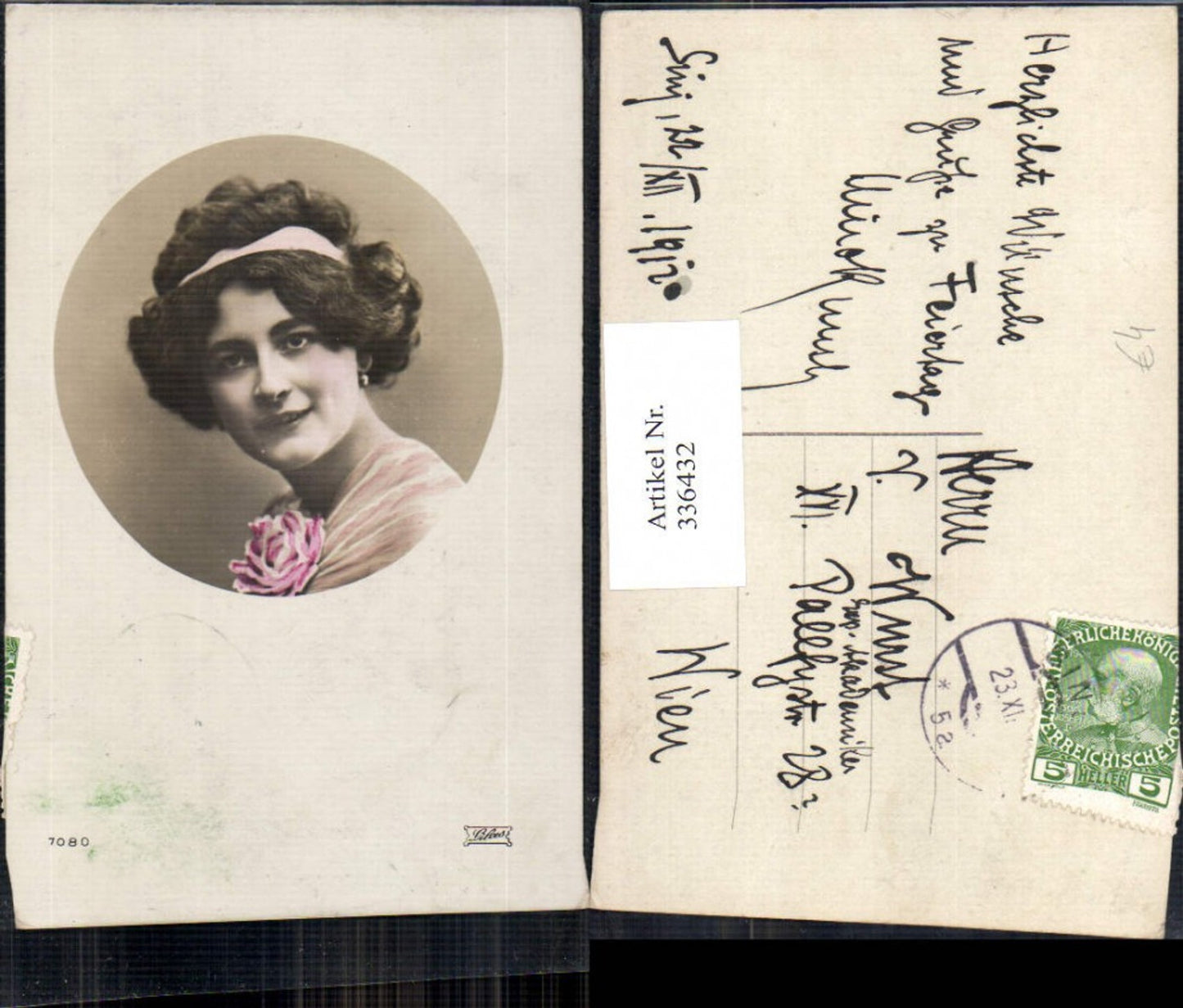 336432,Frau Portrait Rose Haarband Passepartout