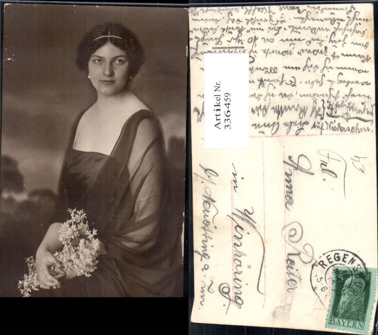 336459,Foto Ak Frau Portrait Haarschmuck Blütenzweige i. Hand sitzend