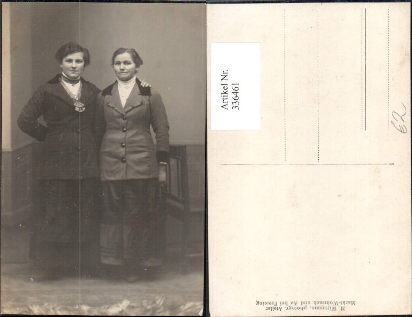 336461,Foto Ak Frauen Jacke Rock Haarspange
