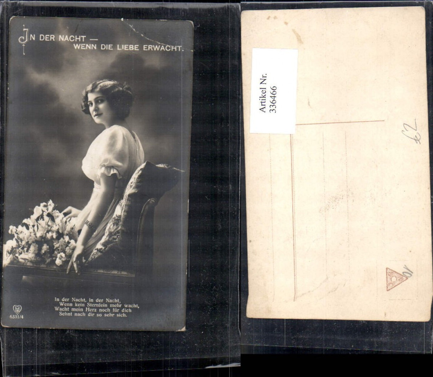 336466,Frau m. Blumenstrauß Blumen a. Bank sitzend Spruch Liebe