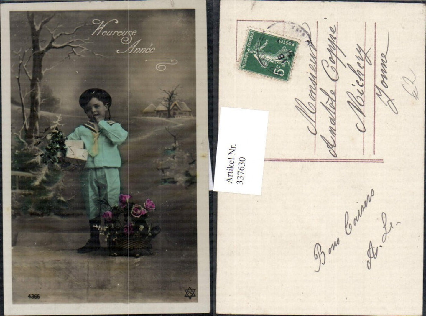 337630,Kind in Uniform Bub Junge Matrosenanzug Pakete Blumen Winterlandschaft