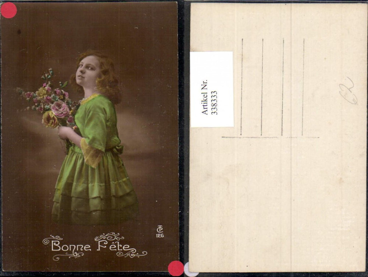 338333,Foto Ak Kind Mädchen Kleid Blumenstrauß Blumen Portrait Bonne Fete