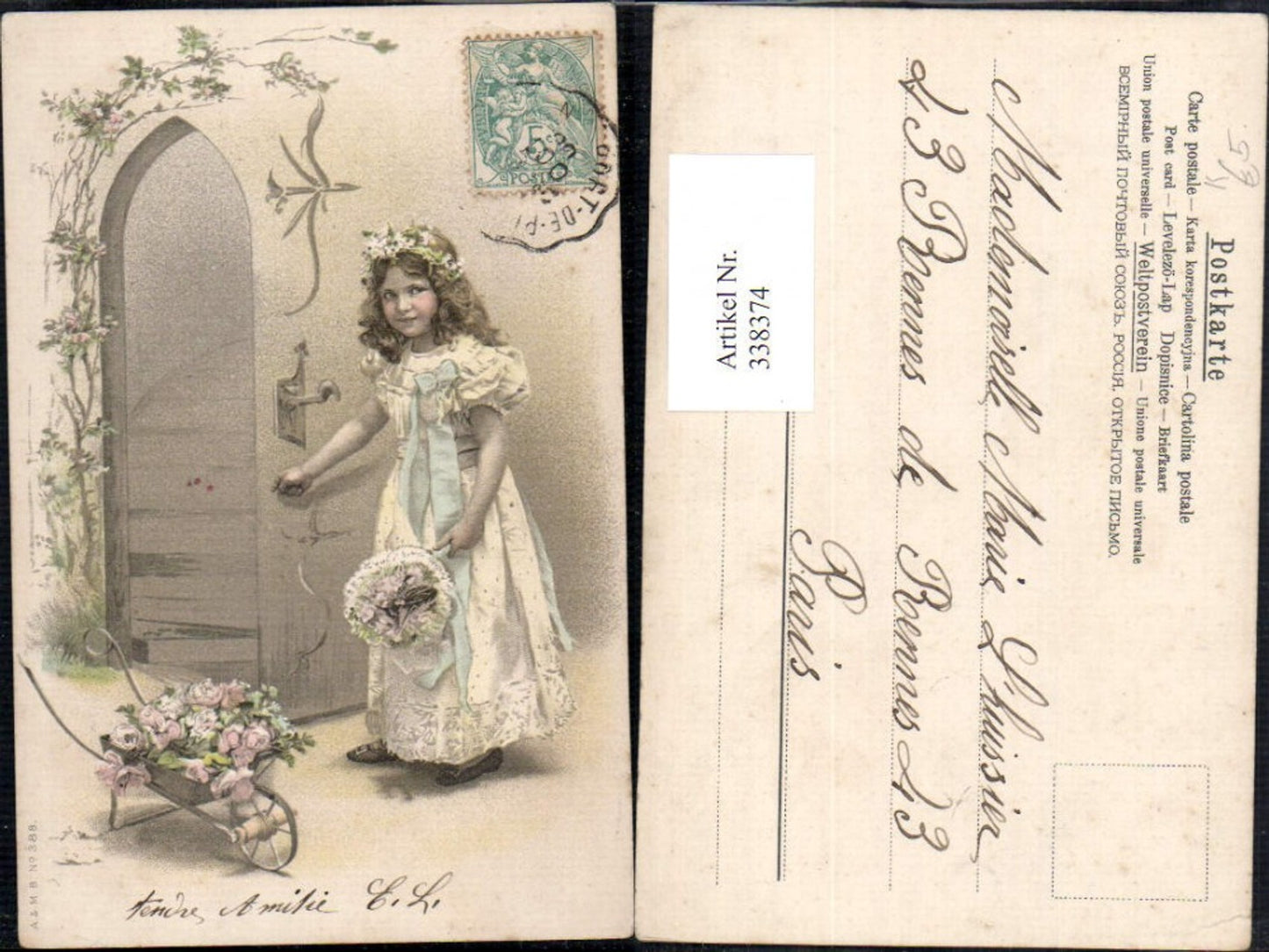 338374,Künstler Ak Kind Mädchen Kleid Blumen Strauß Scheibtruhe klopft an Tür