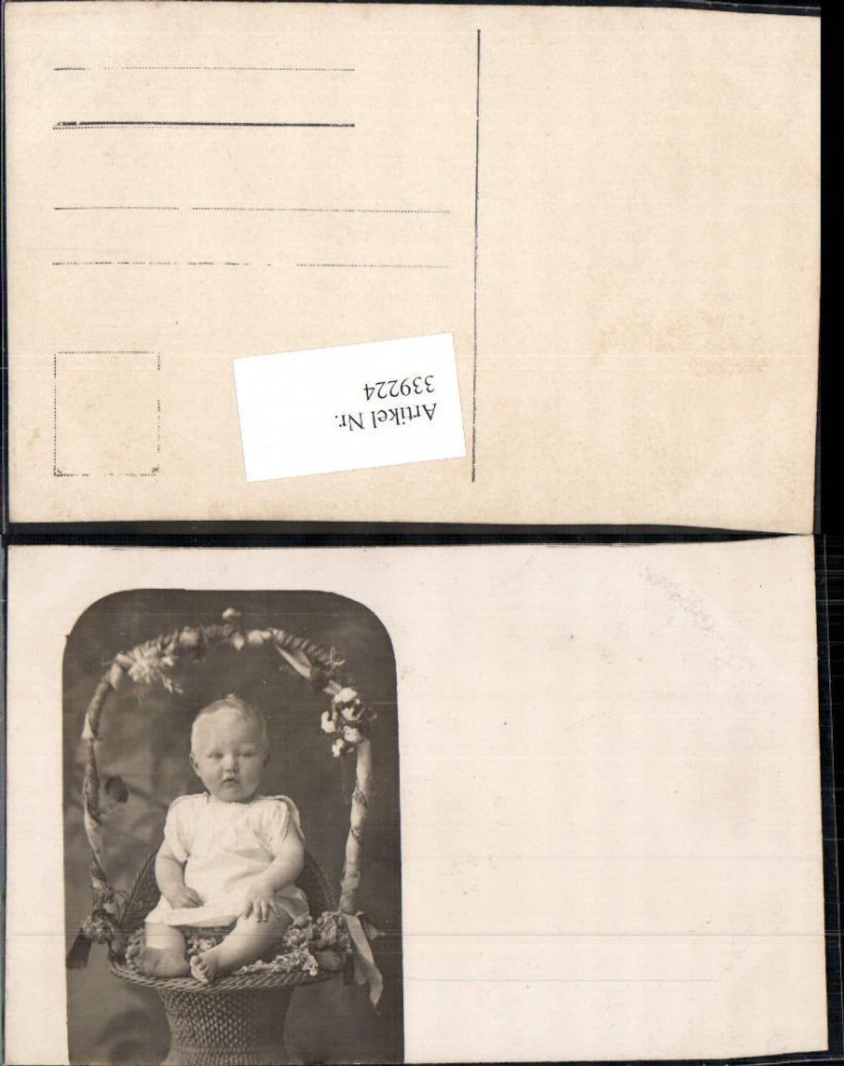 339224,Foto Ak Kind Kleinkind Mädchen Korb Passepartout