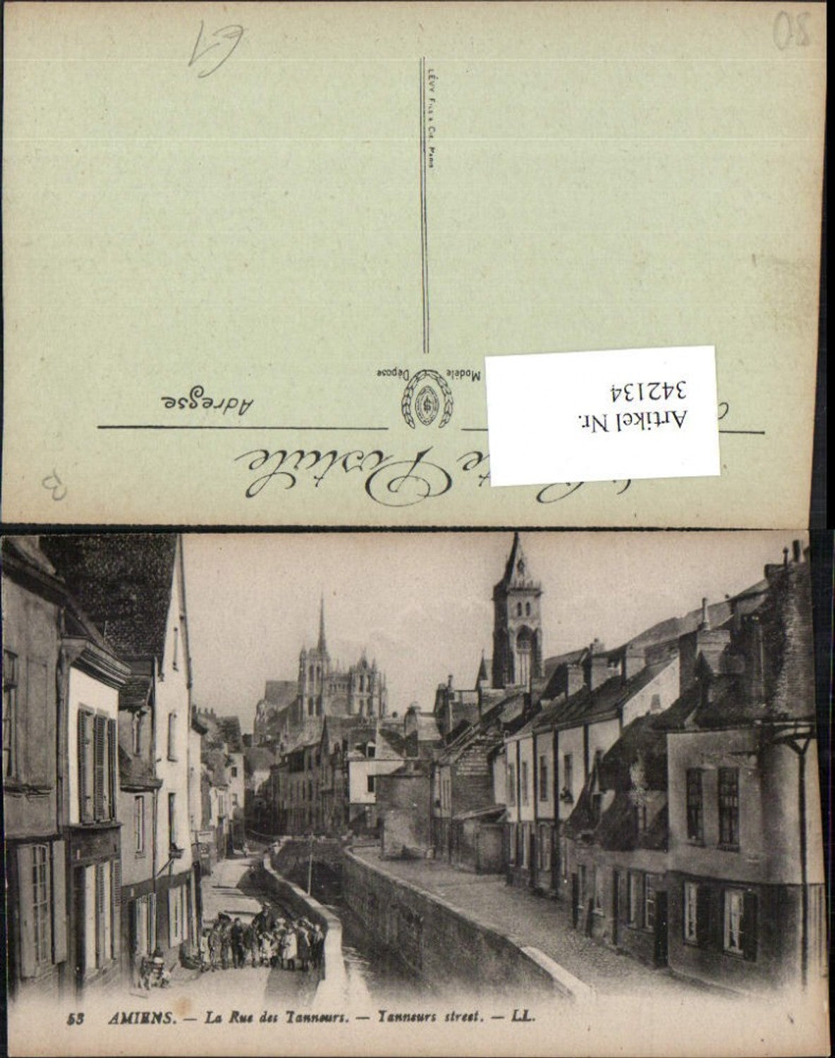 342134,Picardie Somme Amiens La Rue des Tannours Blick zur Kirche