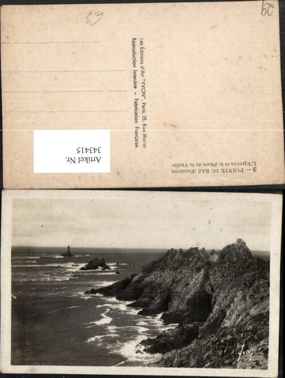343415,Bretagne Finistere Pointe du Raz L'Eperon et le Phare de la Vieille Küste