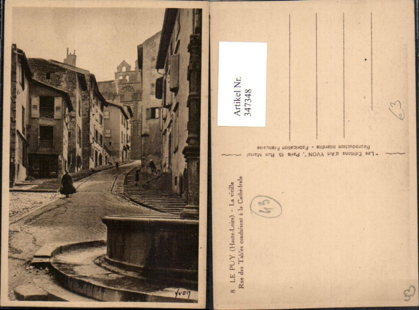 347348,Auvergne Haute-Loire Le Puy Rue des Tables conduisant a la Cathedrale fountain street view