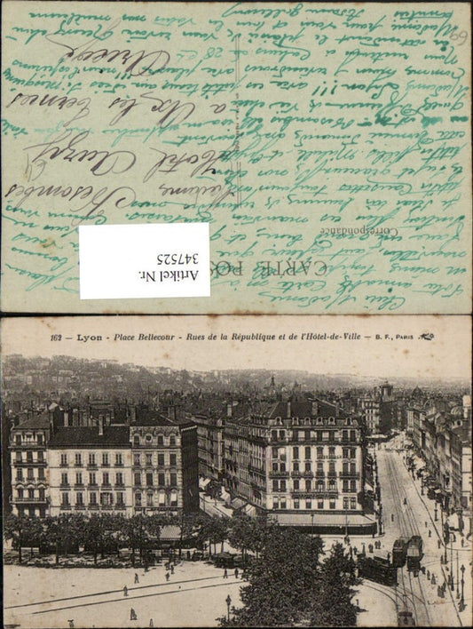 347525,Rhone-Alpes Rhone Lyon Place Bellecour Rues de la Republique et de l'Hotel de Ville