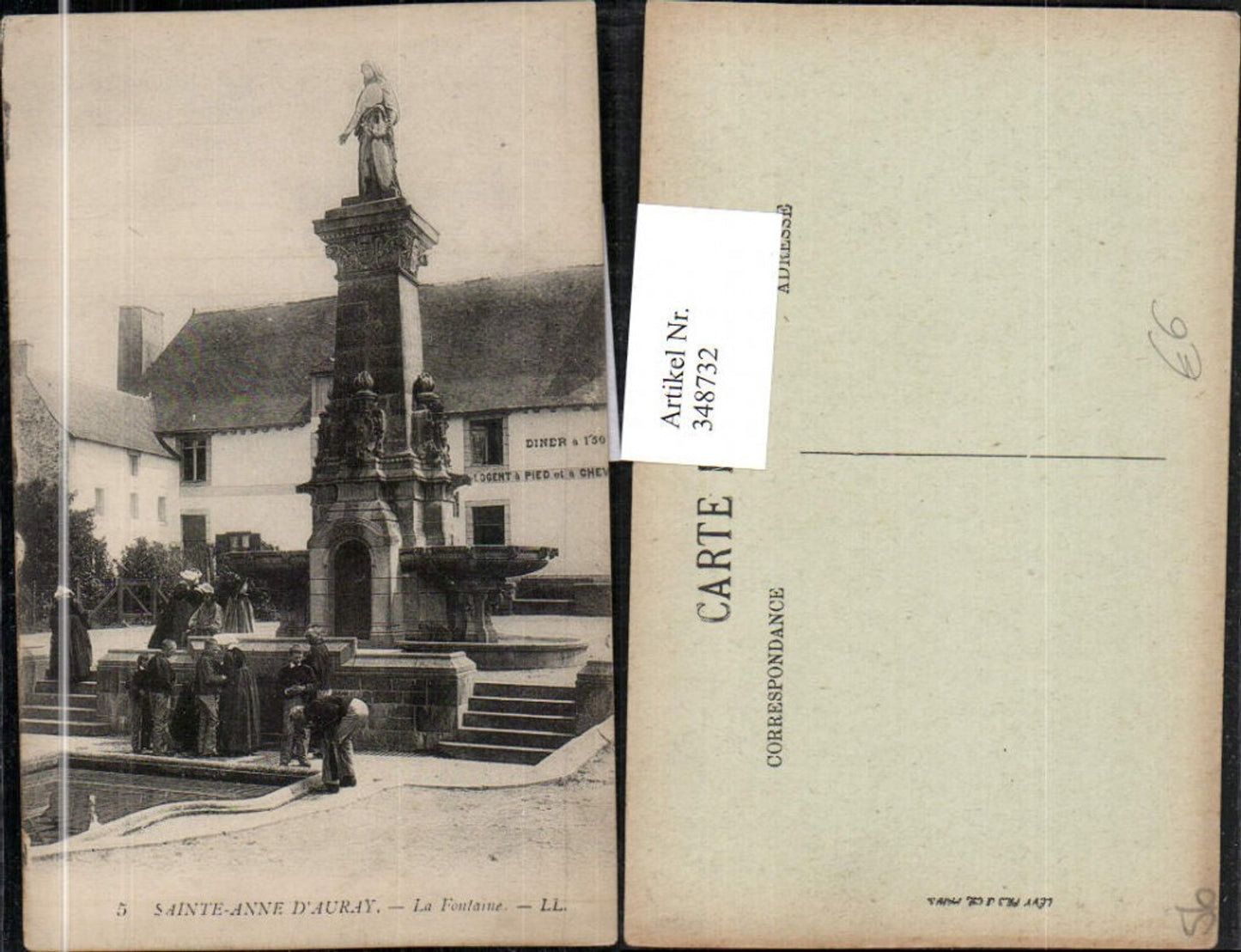348732,Bretagne Morbihan Sainte-Anne-d'Auray La Fontaine Brunnen Statue