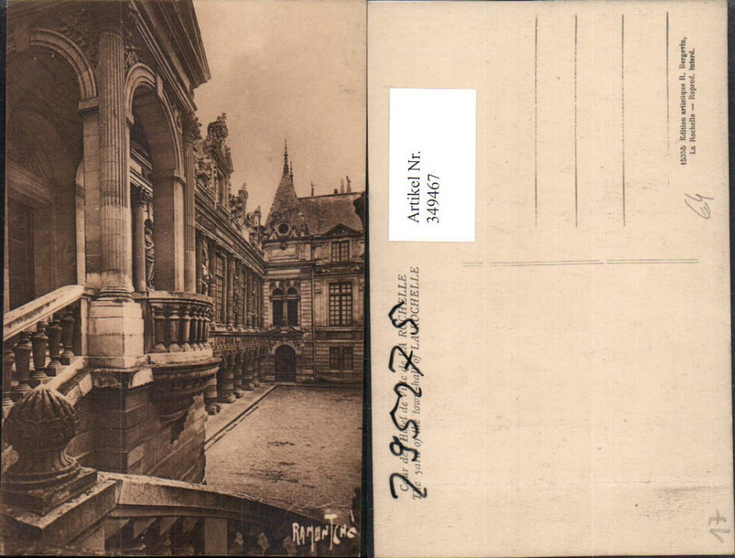 349467,Poitou-Charentes Charente-Maritime La Rochelle Cour de l'Hotel de Ville Rathaus Hof
