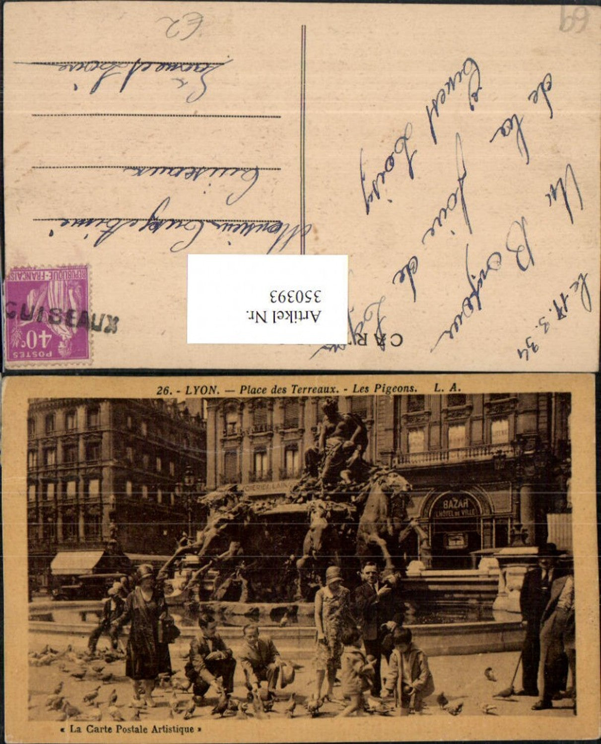 350393,Rhone-Alpes Isere Rhone Lyon Place des Terreaux Les Pigeons Brunnen Tauben