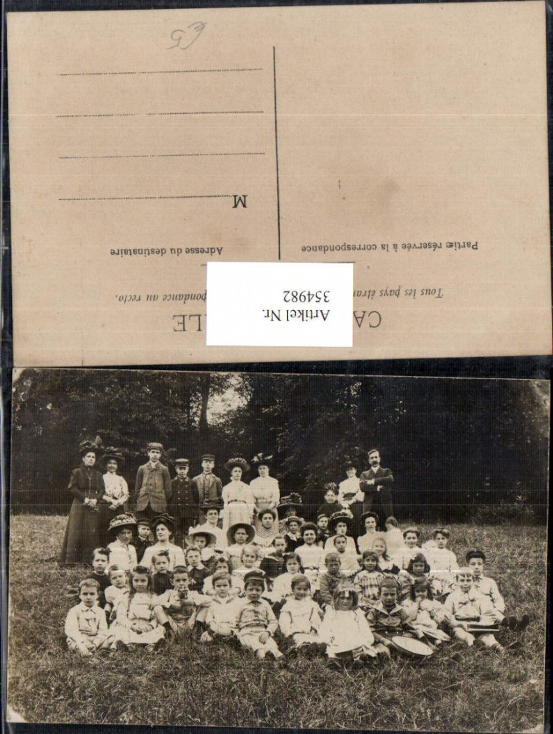 354982,Foto Ak Gruppenbild Kinder Uniform m. Erwachsene Lehrer Schule