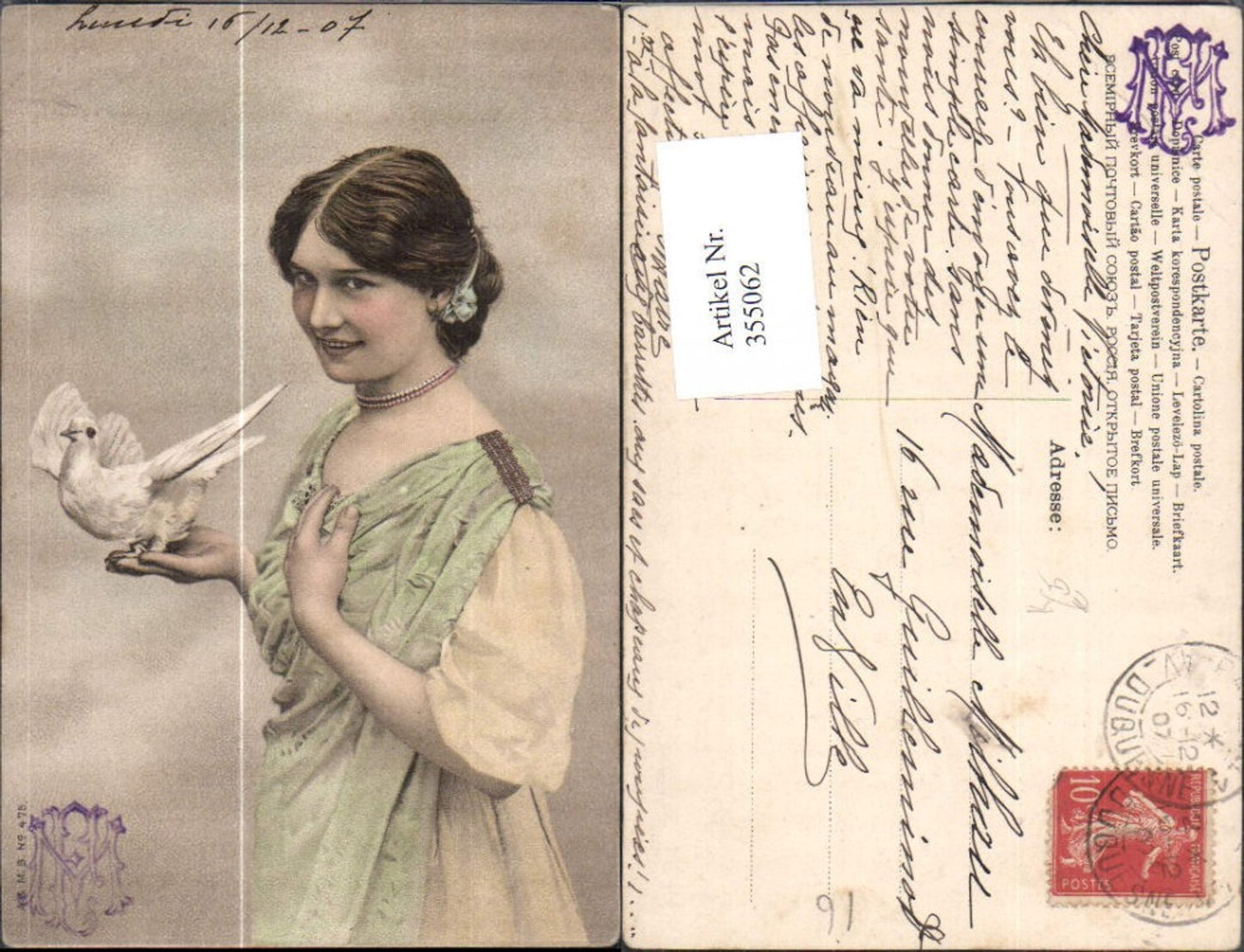 355062,Künstler Ak Frau Haarschmuck Halskette Taube Brieftaube