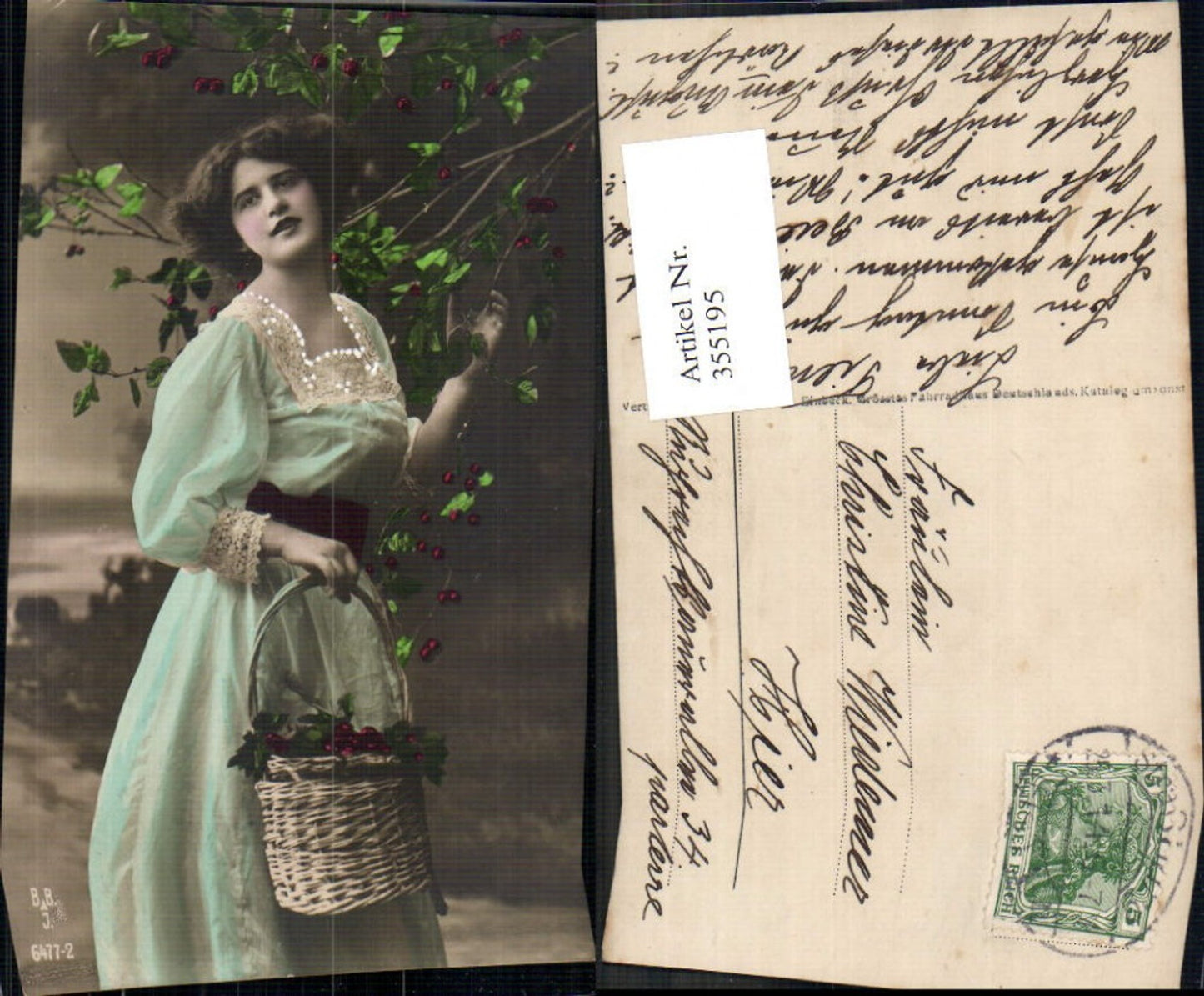 355195,Foto Ak Frau Kleid Korb m. Kirschen Früchte