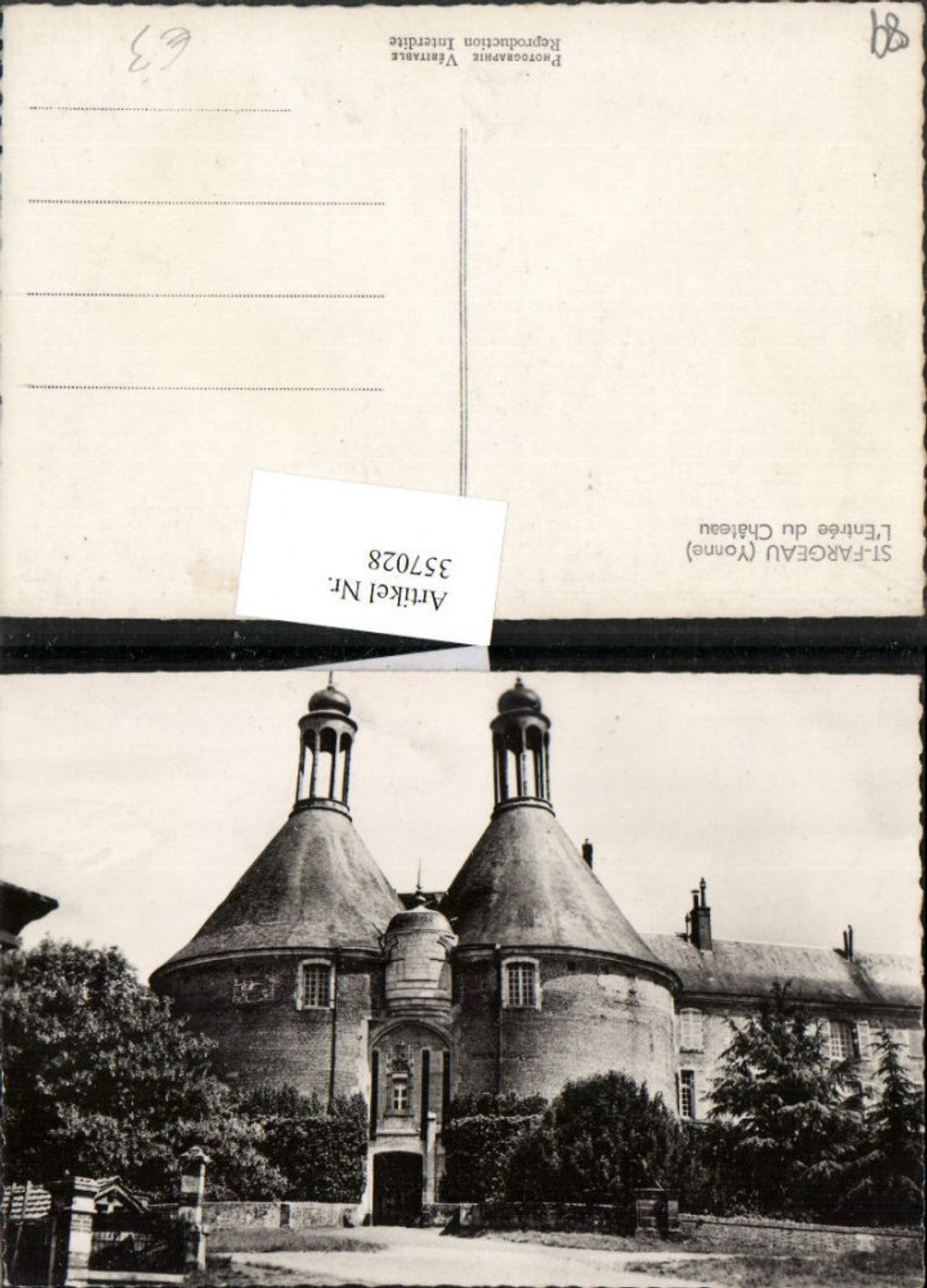357028,Burgundy Yonne St-Fargeau L'Entree du Chateau Castle