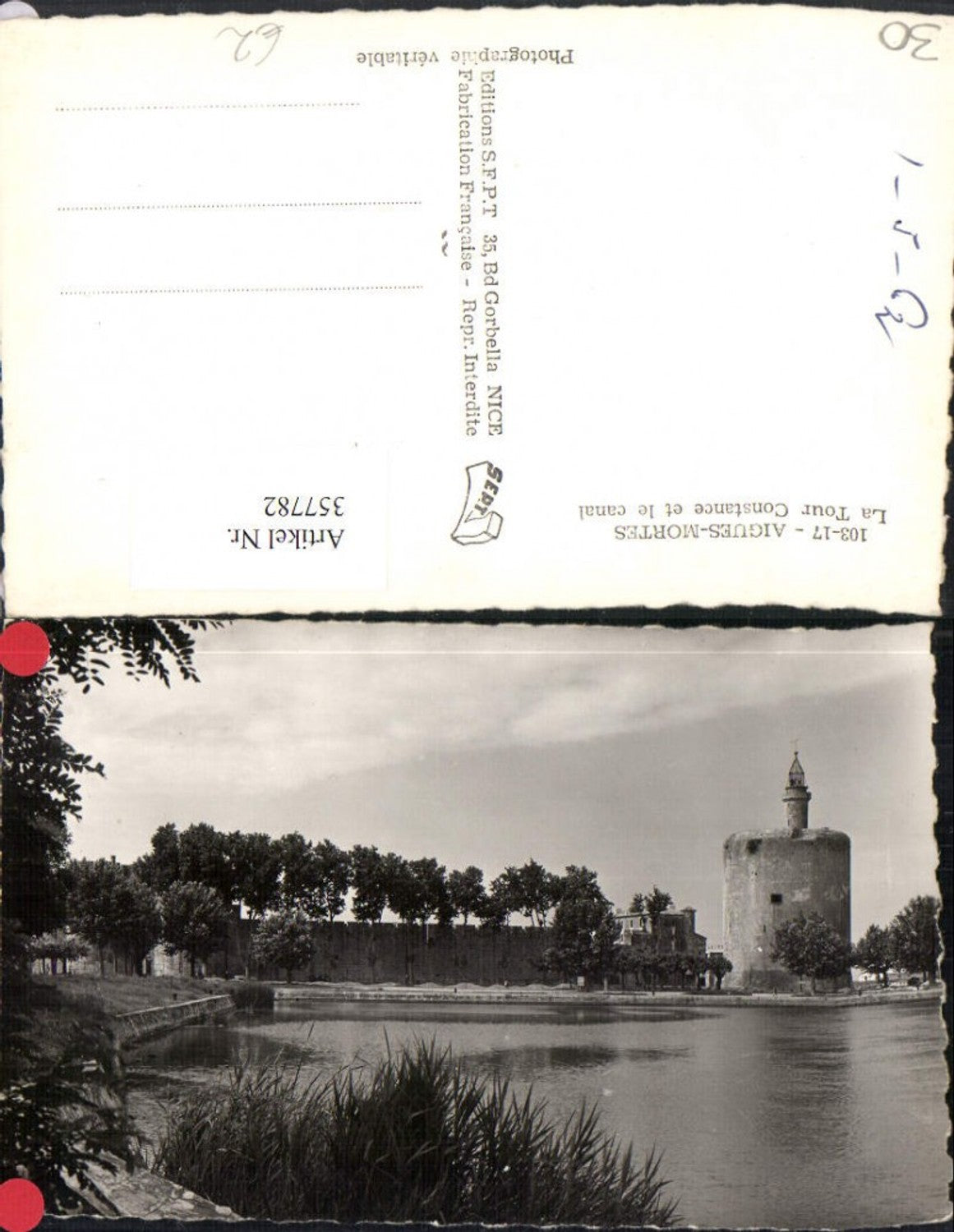 357782,Languedoc-Roussillon Gard Aigues-Mortes La Tour Constance et le canal Turm
