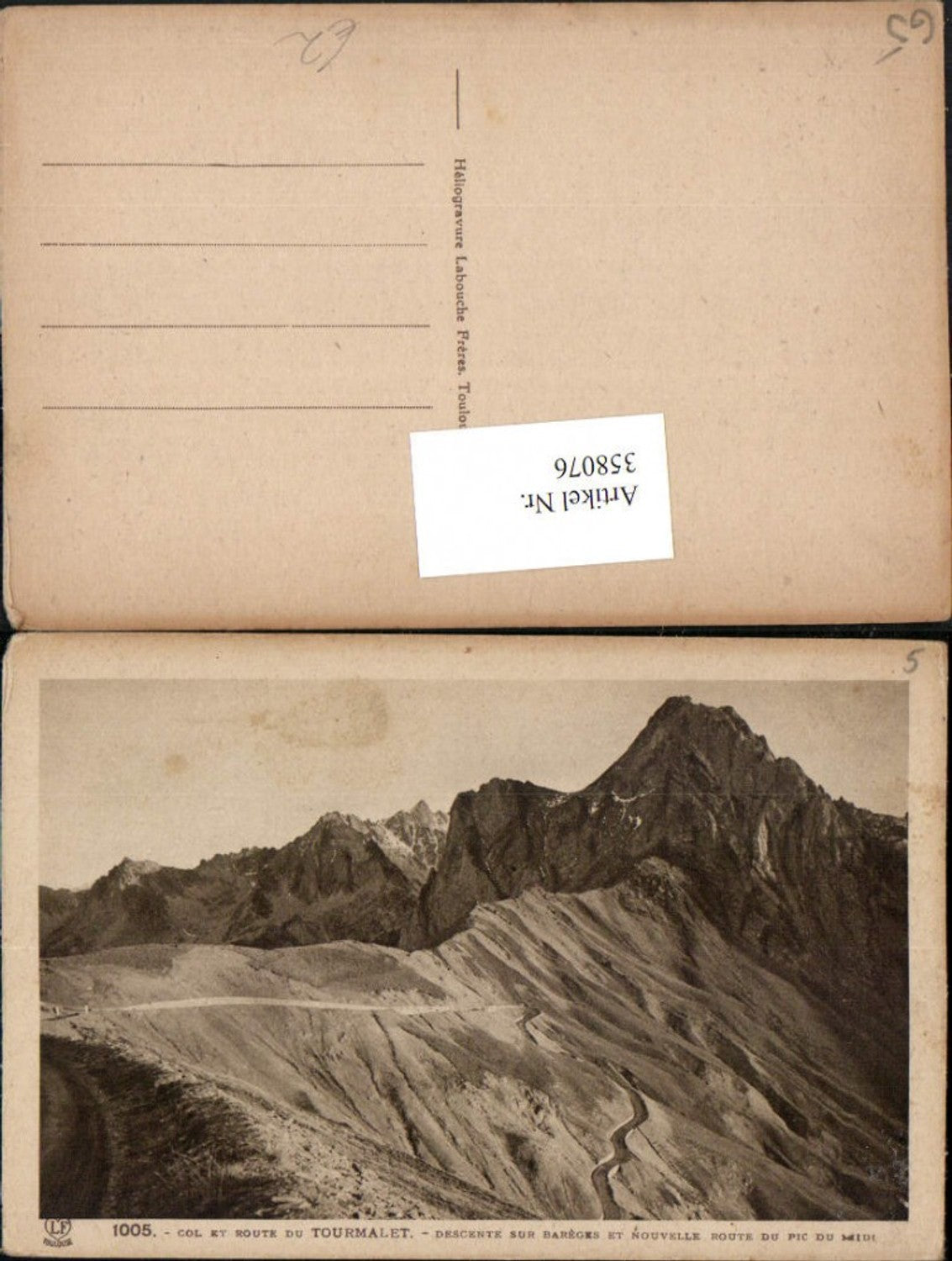 358076,Midi-Pyrenees Hautes-Pyrenees Col et route du Tourmalet Bergkulisse