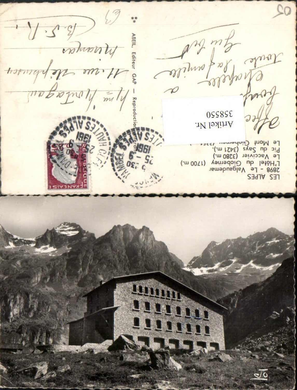 358550,Provence-Alpes-Cote-Azur Hautes-Alpes Le Valgaudemar Hotel Gioberney Bergkulisse