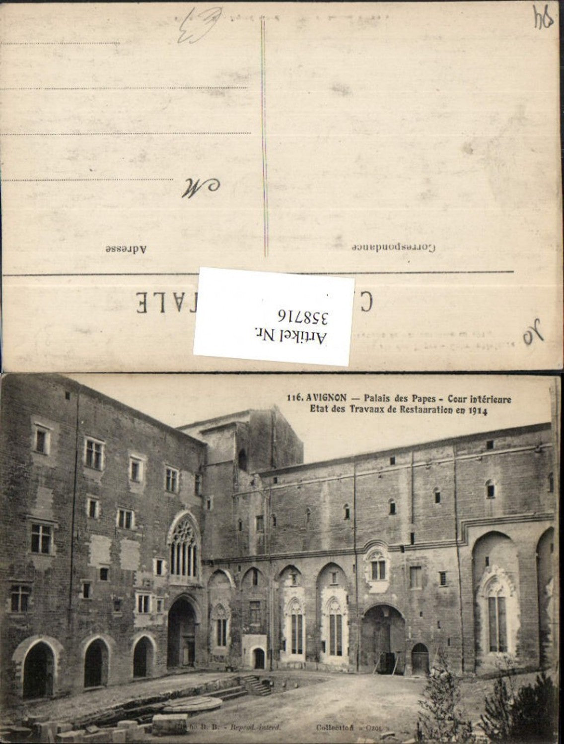 358716,Provence-Alpes-Cote-Azur Vaucluse Avignon Palais des Papes Cour interieur Hof
