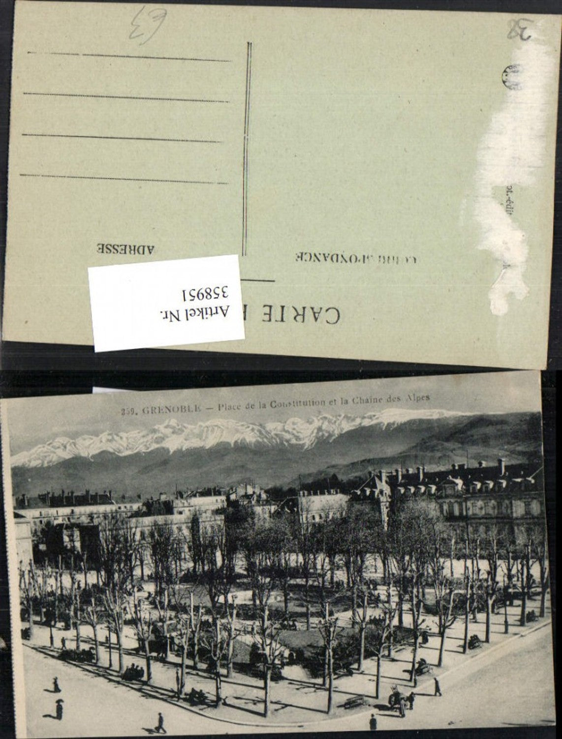 358951,Rhone-Alpes Isere Grenoble Place de la Constitution et la Chaine Alpes Bergkulisse