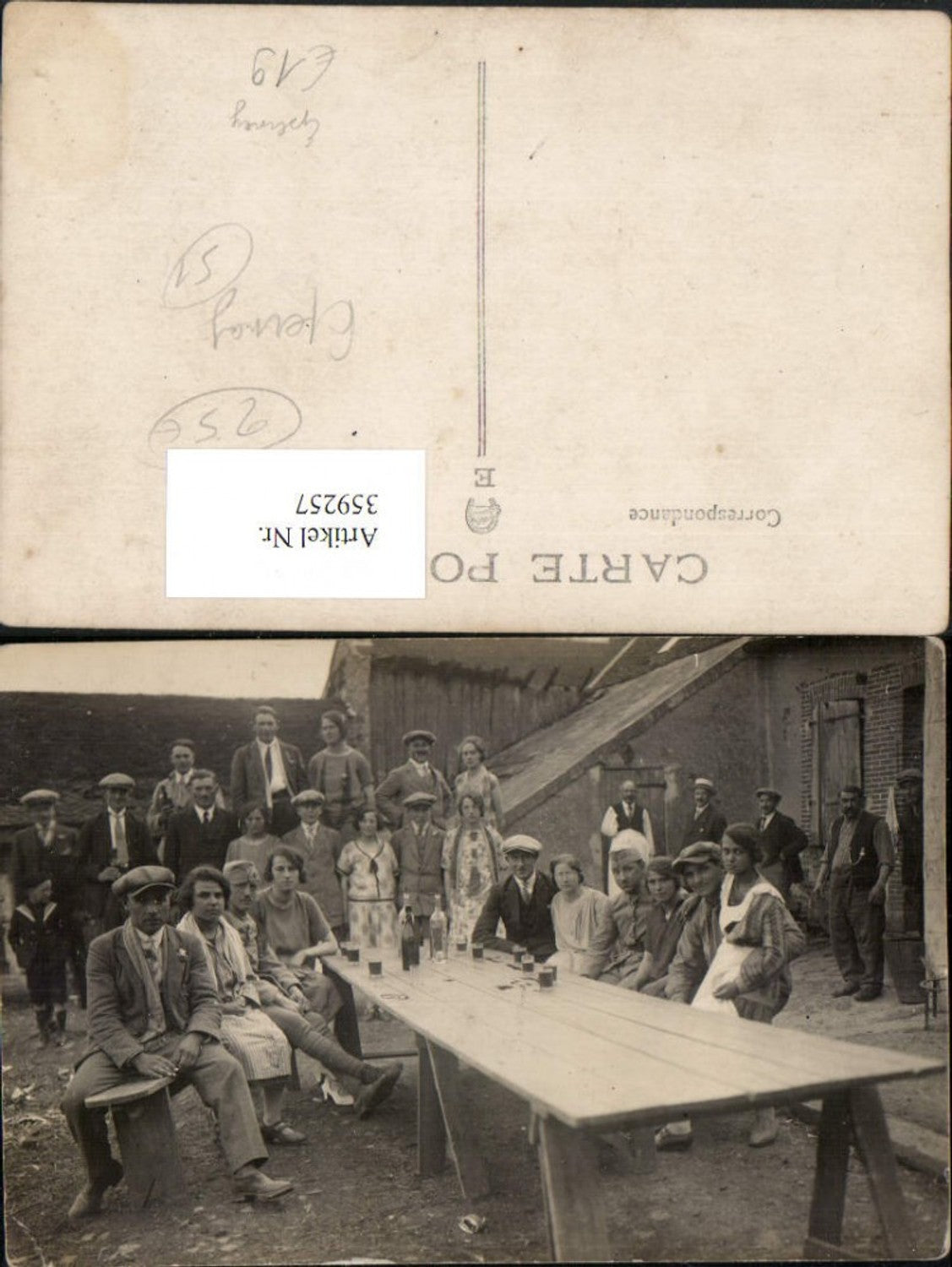 359257,Foto AK Champagne-Ardenne Marne Epernay Personen Soldaten Tisch