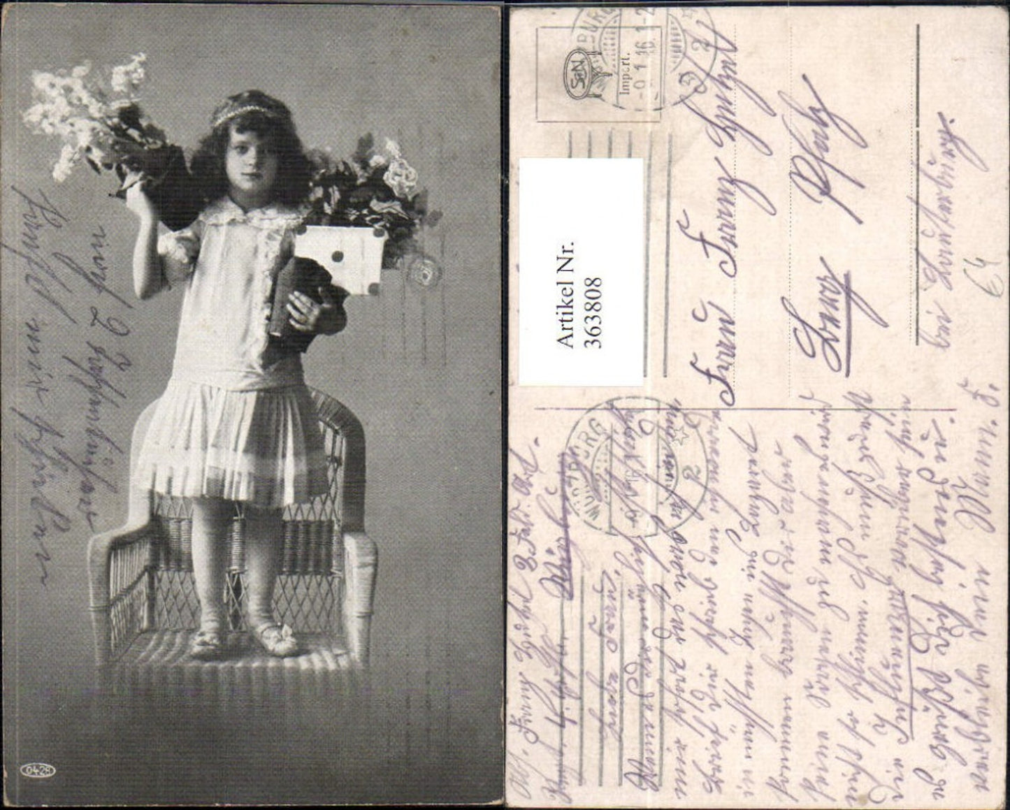 363808,Kind Mädchen Haarschmuck Blumen Briefkuvert Stuhl