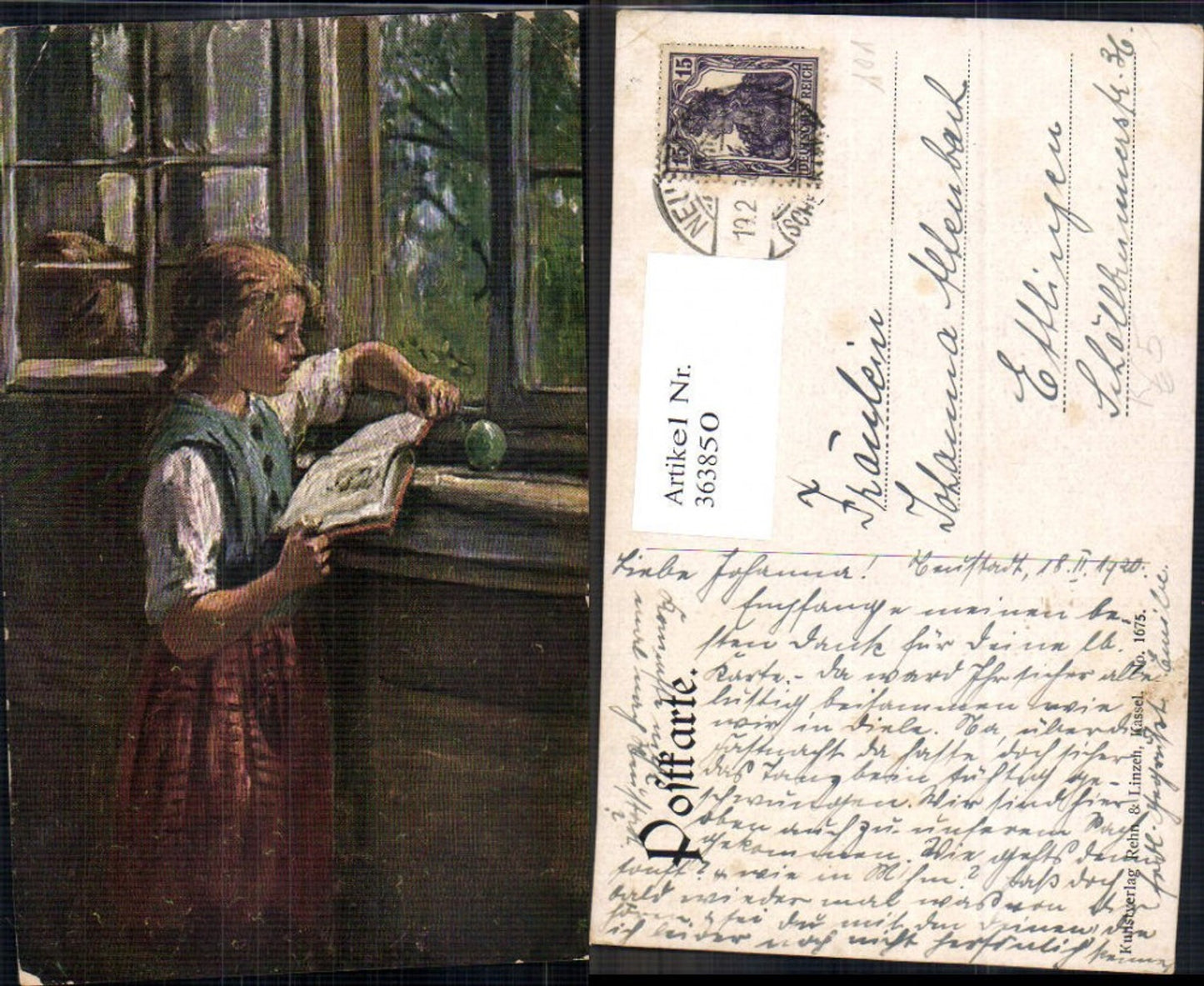363850,Künstler Ak Kind Mädchen Zopf Lesen a. Fenster Buch