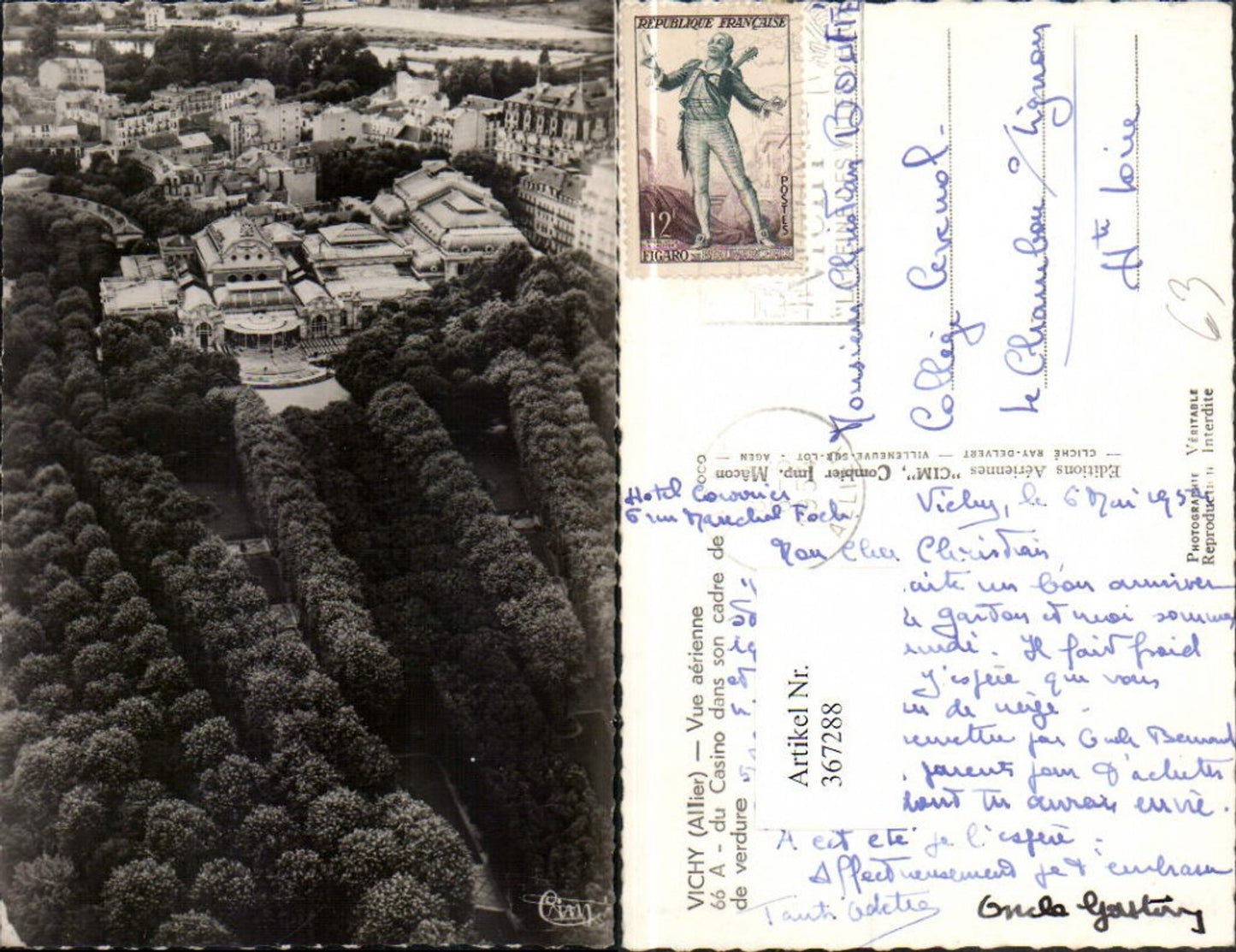 367288,Auvergne Allier Vichy Vue aerienne du Casino dans son cadre de de verdure