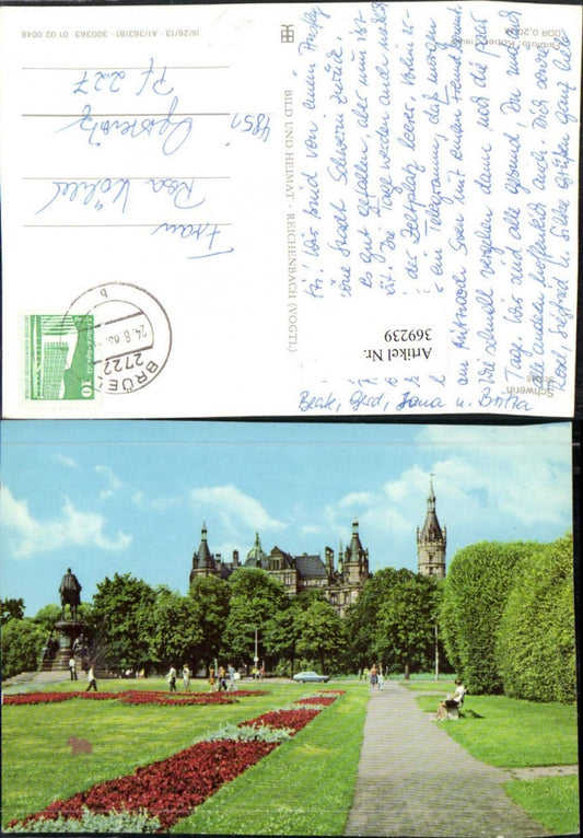 369239,Schwerin Schloss Denkmal Statue